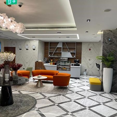 Baniyas Plaza Hotel Apartments Abu Dhabi Exterior photo