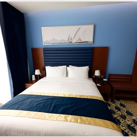 Baniyas Plaza Hotel Apartments Abu Dhabi Exterior photo