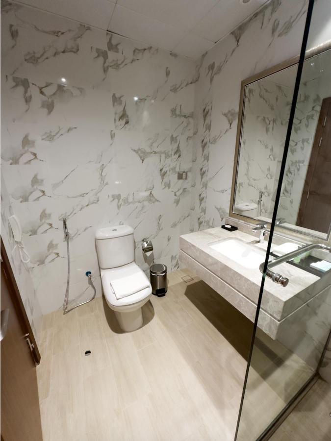 Baniyas Plaza Hotel Apartments Abu Dhabi Exterior photo