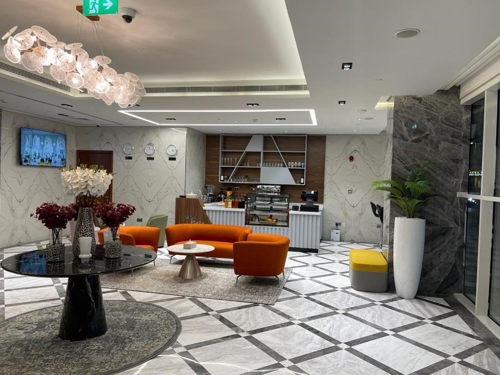 Baniyas Plaza Hotel Apartments Abu Dhabi Exterior photo