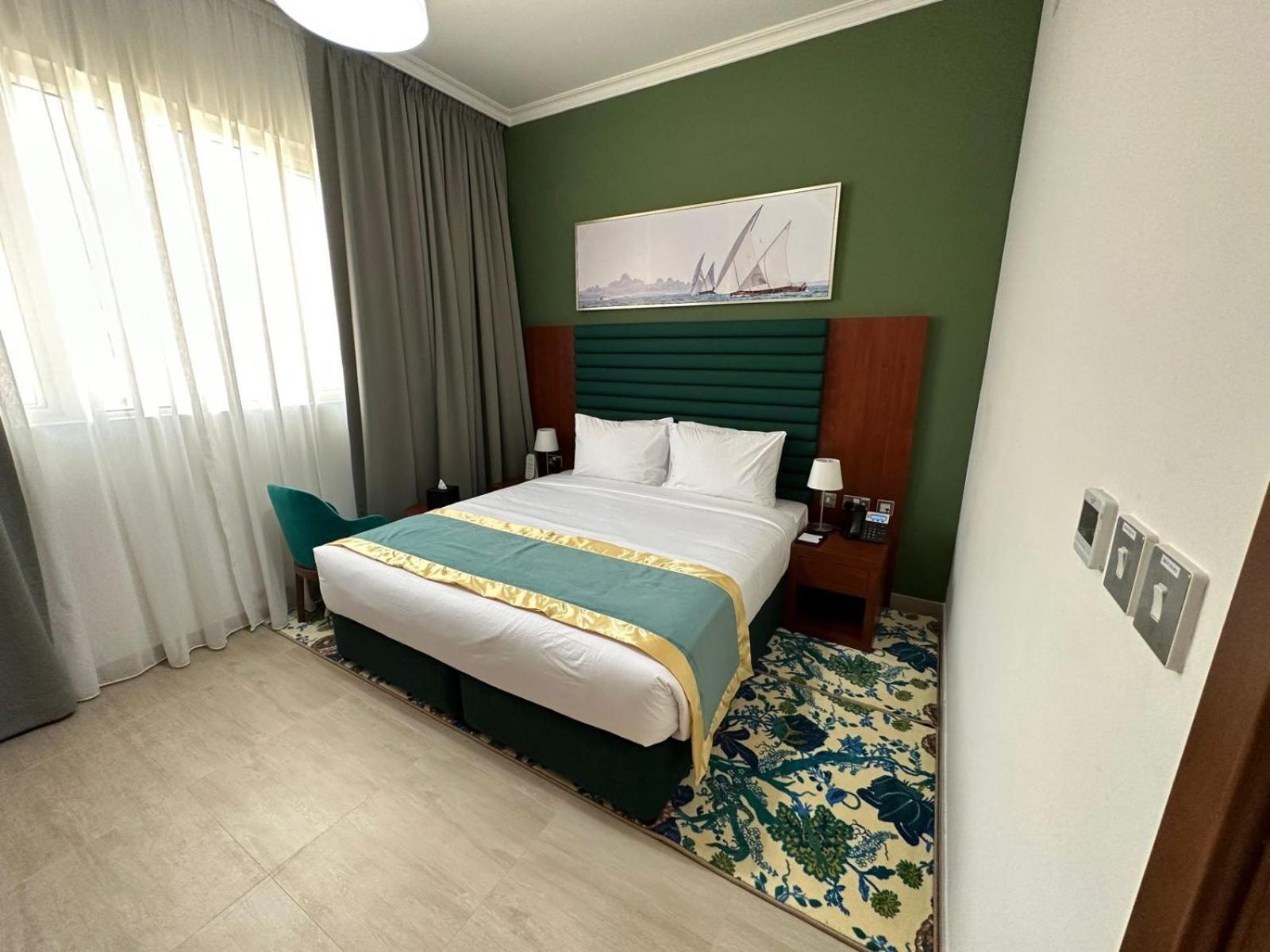 Baniyas Plaza Hotel Apartments Abu Dhabi Exterior photo