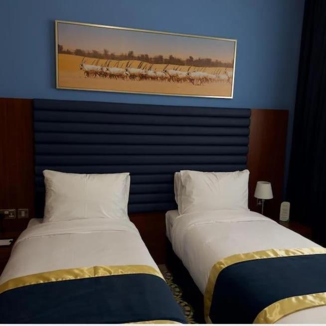 Baniyas Plaza Hotel Apartments Abu Dhabi Exterior photo