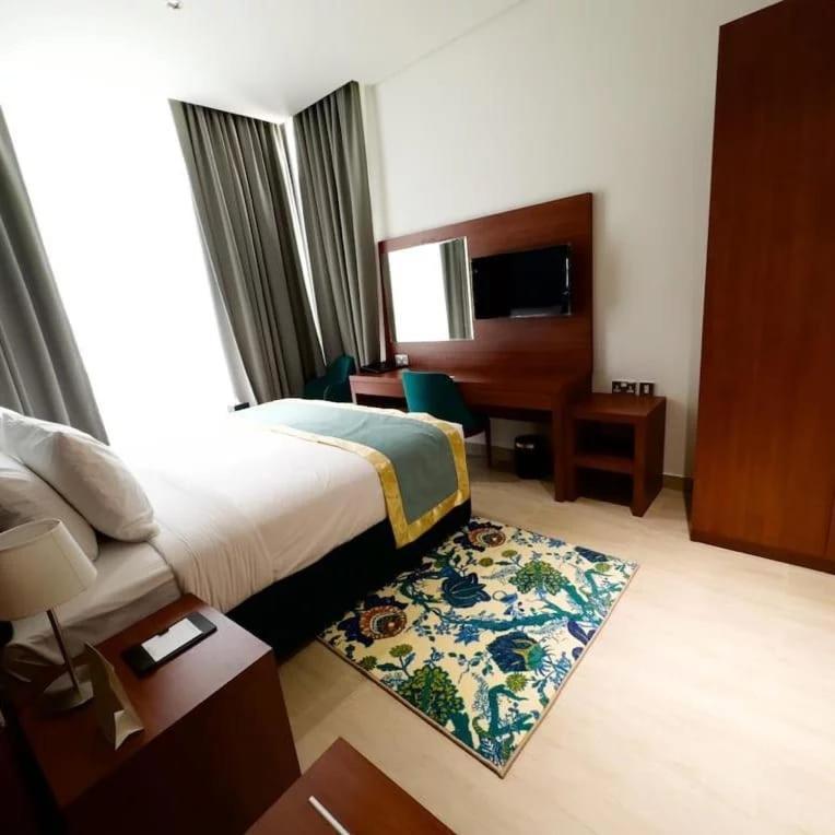 Baniyas Plaza Hotel Apartments Abu Dhabi Exterior photo
